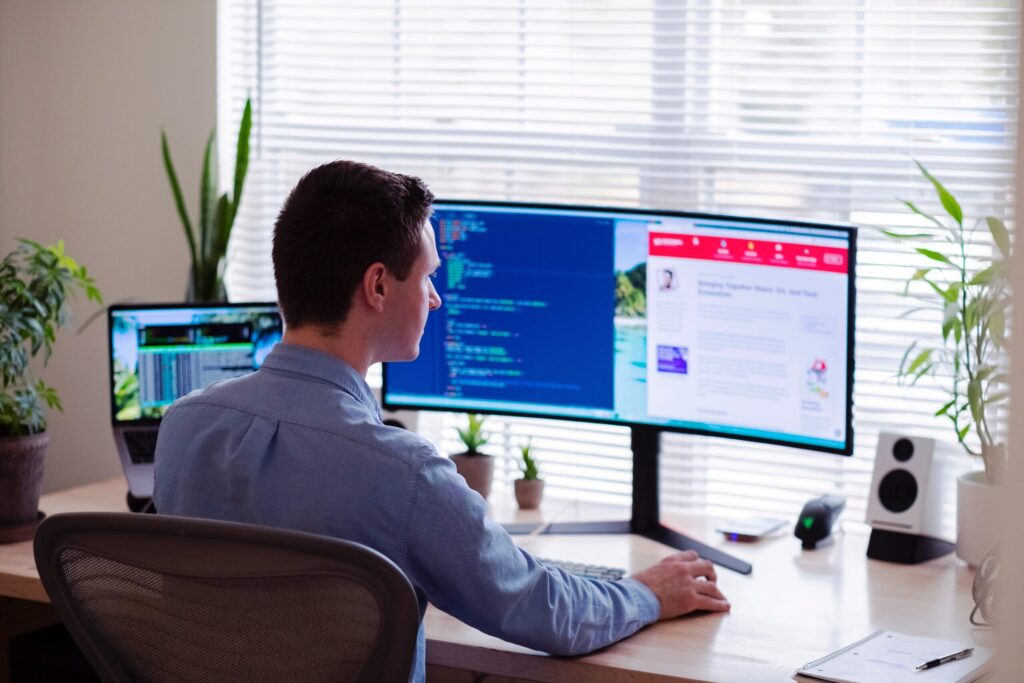 The Benefits of Using Sales Force Management System